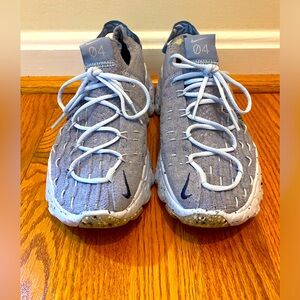 Women’s Size 7 Nike Space Hippie